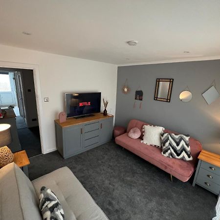 House Sleeps 8. 2Bedrooms & Sofa Beds In Sitting Room Bath Exterior photo